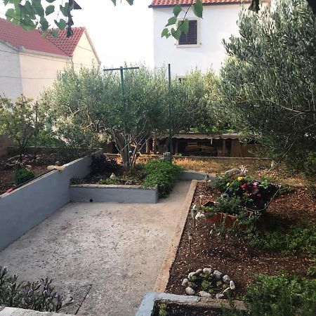 Apartmani Katarina Bol Zewnętrze zdjęcie